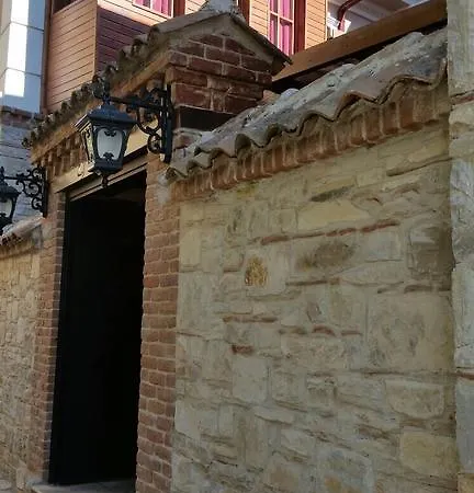 לינה וארוחת בוקר Casa Callinos 3*