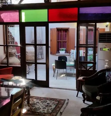לינה וארוחת בוקר Casa Callinos סלצ'וק
